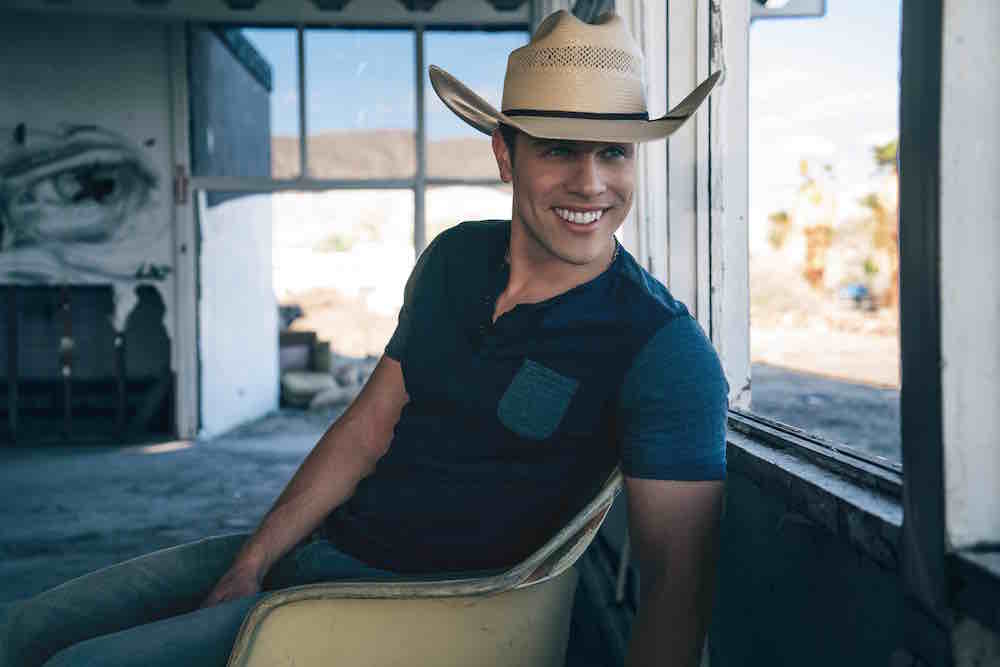 Dustin Lynch - Mind Reader (Lyric Video) 